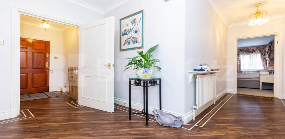 			NEW INSTRUCTION!, 3 Bedroom, 2 bath, 1 reception Apartment			 Hendon Lane, FINCHLEY